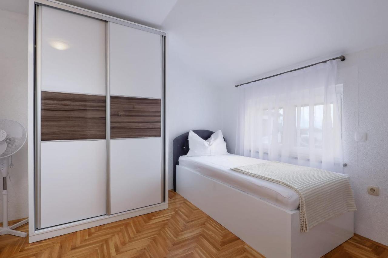 Apartments Alen Цриквениця Екстер'єр фото